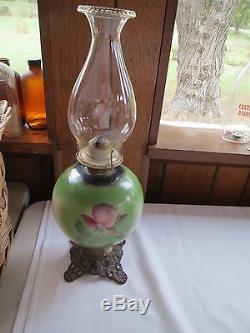 ANTIQUE GREEN VICTORIAN OIL KEROSENE HAND PAINTED FLORAL ART LAMP WithGLASS TOP