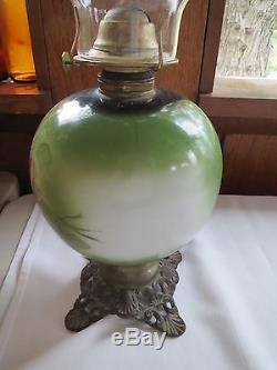 ANTIQUE GREEN VICTORIAN OIL KEROSENE HAND PAINTED FLORAL ART LAMP WithGLASS TOP
