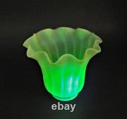 ANTIQUE VICTORIAN URANIUM Vaseline STRIPE RUFFLED Art Glass LAMP LIGHT SHADE VTG