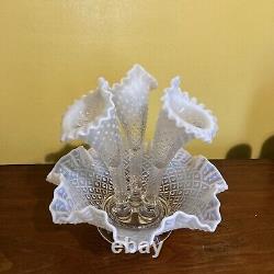 AntiquFenton Art Glass White Opalescent Diamond Lace Ruffled 3 Horn Epergne Vase