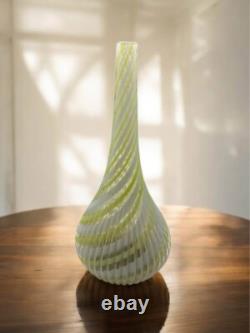 Antique Art Glass Vase Richardson's Wordsley, c. 1890 Rare British Victorian Antique Art Glass Vase Richardson's Wordsley, c. 1890 Rare British Victorian