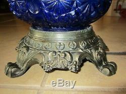 Antique Fenton Blue Daisy & Button Glass Electric Parlor Lamp