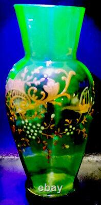 Antique Victorian Uranium Green 24k Gold Bohemian Harrach Bud Vase 5 5/8