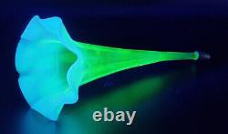 Antq Victorian Vaseline/uranium/opaline Glass Epergne Flute/bud Vase France/1880