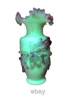 Art Nouveau Uranium Stevens & Williams Mat-Su-NoKe Aesthetic Period UVGlass Vase