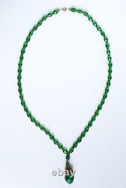 Art Nouveau Victorian Green Art Glass Sautoir Necklace