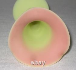 At. Washington BURMESE Trumpet or Lily Vase, 6.25 Antuque circa 1885 At. Washington BURMESE Trumpet or Lily Vase, 6.25 Antuque circa 1885