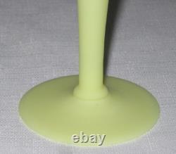 At. Washington BURMESE Trumpet or Lily Vase, 6.25 Antuque circa 1885 At. Washington BURMESE Trumpet or Lily Vase, 6.25 Antuque circa 1885