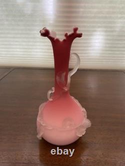 BEAUTIFUL ANTIQUE VICTORIAN Peachblow Art Glass Vase WithFrosted Floral Design 10