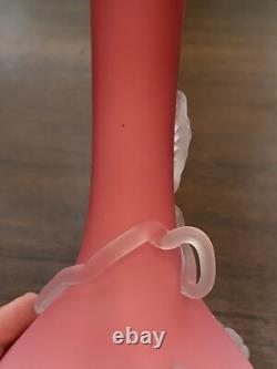 BEAUTIFUL ANTIQUE VICTORIAN Peachblow Art Glass Vase WithFrosted Floral Design 10