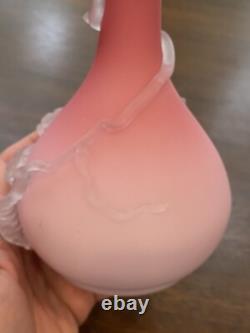 BEAUTIFUL ANTIQUE VICTORIAN Peachblow Art Glass Vase WithFrosted Floral Design 10