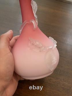 BEAUTIFUL ANTIQUE VICTORIAN Peachblow Art Glass Vase WithFrosted Floral Design 10