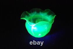 Beautiful Victorian Walsh Iridescent Vaseline Opalescent Flower Vase 1890s Beautiful Victorian Walsh Iridescent Vaseline Opalescent Flower Vase 1890s