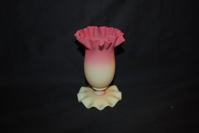 Beautiful Victorian Webb Burmese Uranium Glass Posey Vase 1880's