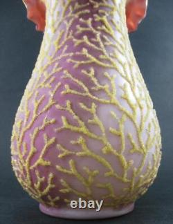 CORALENE encrusted SEAWEED pattern 9 VASE Pink & White Victorian Art Glass