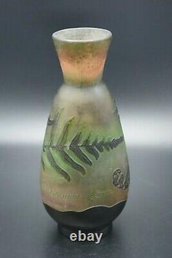 Emile Galle (1846-1904) Fougeres Fern Vase French Art Nouveau Glass H. 10.1/4