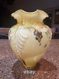 Fenton 1999 Heirloom Collection Gold Overlay Feather Vase LE-MARKED AS A SECOND