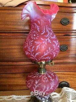 Fenton fern and daisy red 22 with chimney good cond