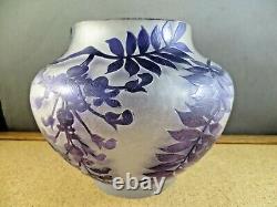 Galle Style Frosted Amethyst Purple Wisteria Leaf Cameo Glass Bowl Vase 5 1/2