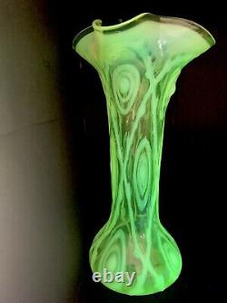 HUGE RARE VICTORIAN ART NOUVEAU OPALESCENT URANIUM VASELINE GLASS VASE 30.5 a/f