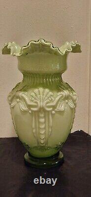 LARGE 12VICTORIAN HAND BLOWN LT GREEN DECORATIVE VASE WithORNATE RUFFLE CRIMP TOP