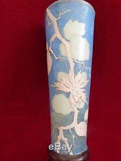 LARGE HAND PAINTED FRENCH OPALESCENT ART GLASS SWALLOW BIRD VASE c1890