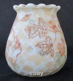 Mount Washington art glass leaf and flower decorated CROWN MILANO vase, 4 1/2 h