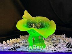 RARE Northwood Victorian Era Jack in the Pulpit Uranium Art Glass