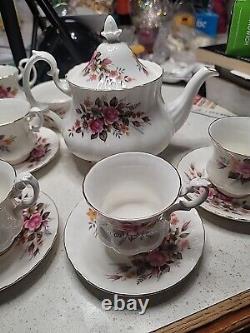 Richmond Bone China Made In England Tea Set