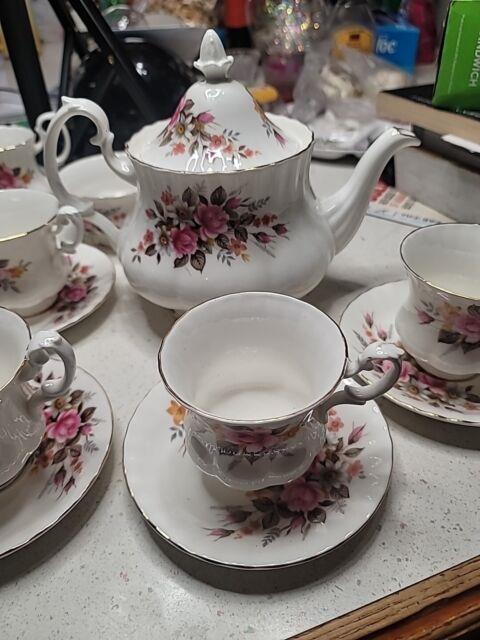 Richmond Bone China Made In England Tea Set