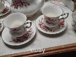 Richmond Bone China Made In England Tea Set