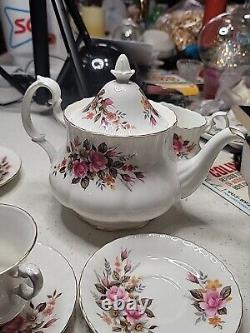 Richmond Bone China Made In England Tea Set