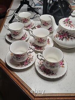 Richmond Bone China Made In England Tea Set