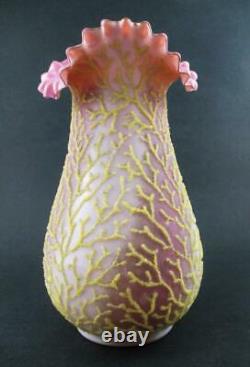 SEAWEED pattern CORALENE encrusted 9 VASE Pink & White Victorian Art Glass