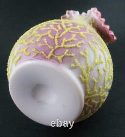 SEAWEED pattern CORALENE encrusted 9 VASE Pink & White Victorian Art Glass