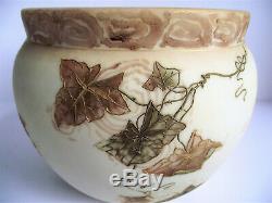 Signed MT WASHINGTON Crown Milano IVY LEAF Gold ENAMEL Antique Art Glass PLANTER