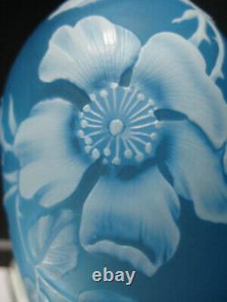 THOMAS WEBB Carved English Cameo Art Glass Vase 6-1/4 Floral Decorations