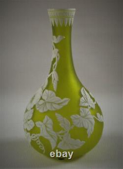 THOMAS WEBB English Cameo Art Glass Vase 9-1/2 Citron Green Convolvulus