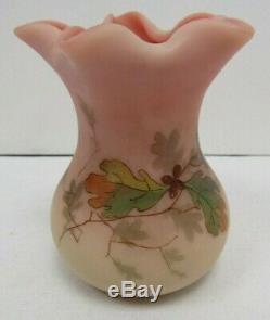 Victorian Antique Art Glass Thomas Webb and Sons Queens Burmese Vase FIS P23