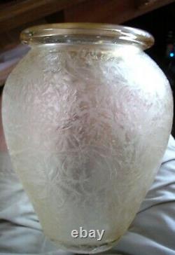 Victorian Art Glass Glue Chip Chipped Ice or Ice Glass Amber Vase