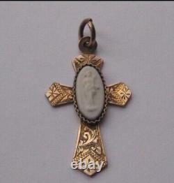 Victorian Engraved RG Applied Art Glass Cameo Christain Cross Pendant Necklace