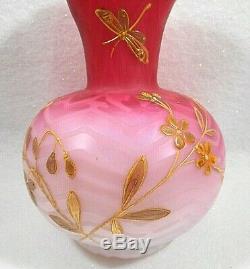 Victorian Frilled Vase White to Cranberry Webbed Herringbone Pattern withEnamel