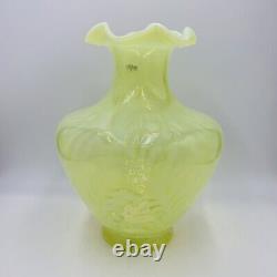 Vtg Fenton Fern And Daisy Yellow Opalescent Glass 11.5Vase Vaseline Topaz GLOWS