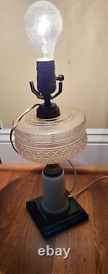 Vtg Sandwich Glass Electric Lamp Victorian Art Deco Tulip Glass Brass