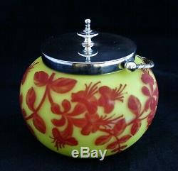 Webb Cameo Art Glass Small Jar Yellow With Red Crimson Trumpet Tulip Flowers
